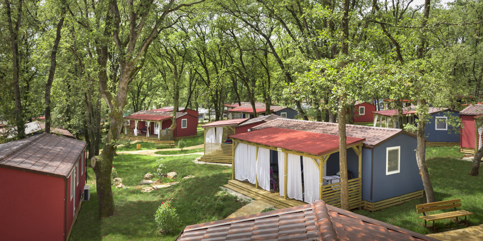 Premium Relax Village to osłonięte od słońca domki z tarasami