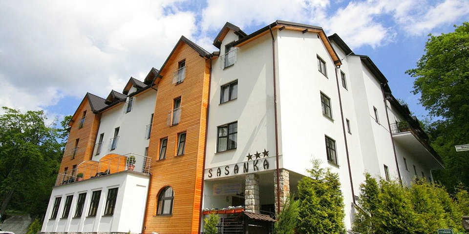 Hotel Sasanka jest zlokalizowany w atrakcyjnym przez cały rok górskim kurorcie