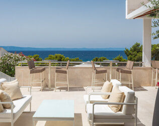 Adriatyk można podziwiać z wielu miejsc w hotelu