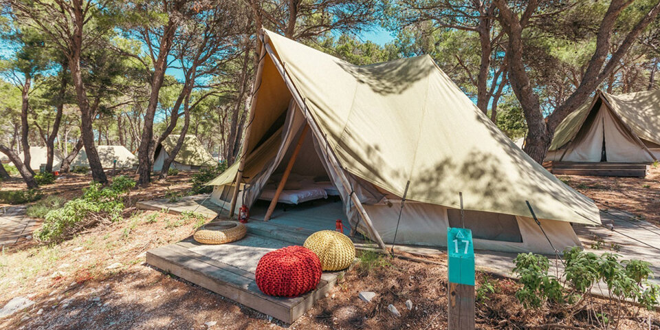 Klimatyzowany namiot bez prywatnej łazienki