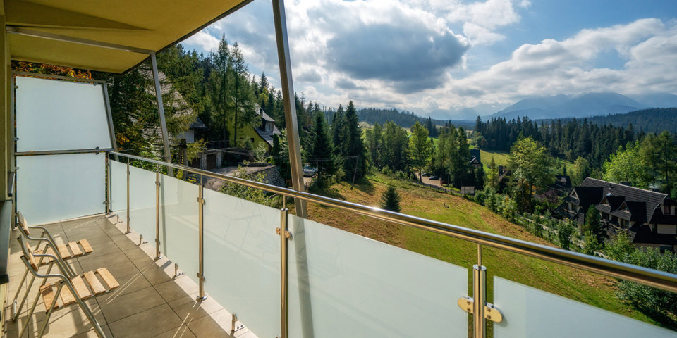 Każdy pokój ma własny widokowy balkon