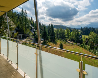Każdy pokój ma własny widokowy balkon