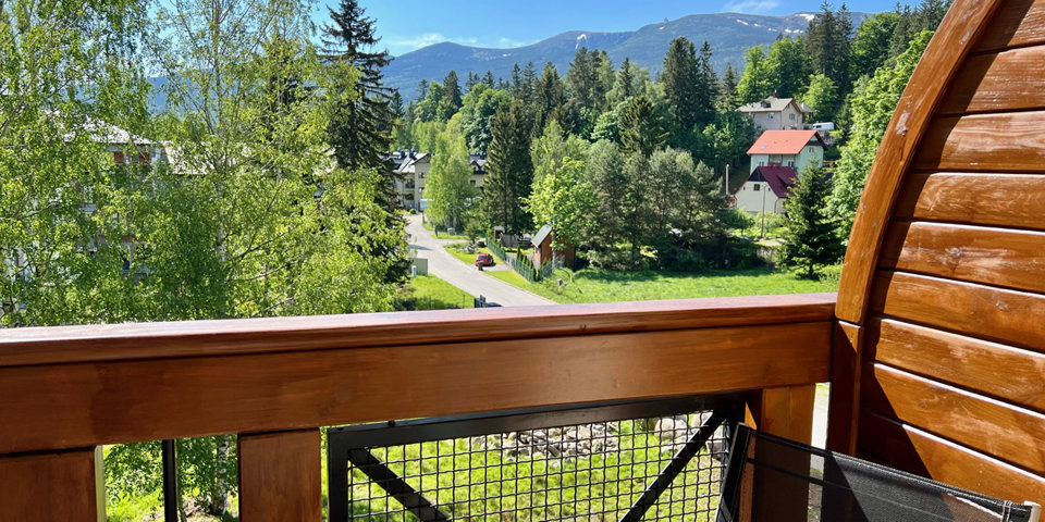 Z niektórych pokoi rozpościera się piękna górska panorama