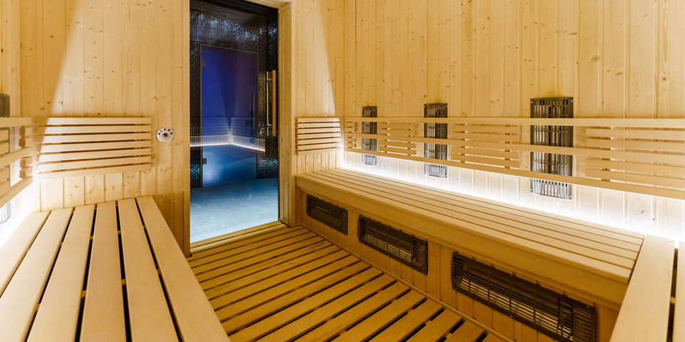 W nowo otwartej strefie saun urządzono sauny: fińską, parową i na podczerwień