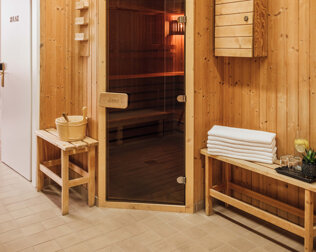 Do dyspozycji w strefie wellness oddano 2 sauny suche i 2 strefy relaksu