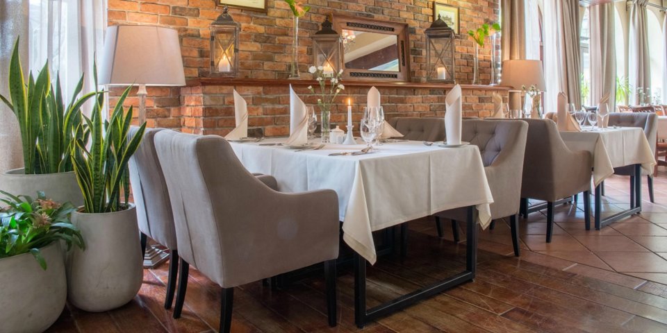 Restauracja w Grand Hotelu Stamary łączy w sobie elegancję i klasyczny styl