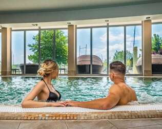 Hotel Golden Lake Resort**** posiada strefę basenów wewnętrznych i zewnętrznych