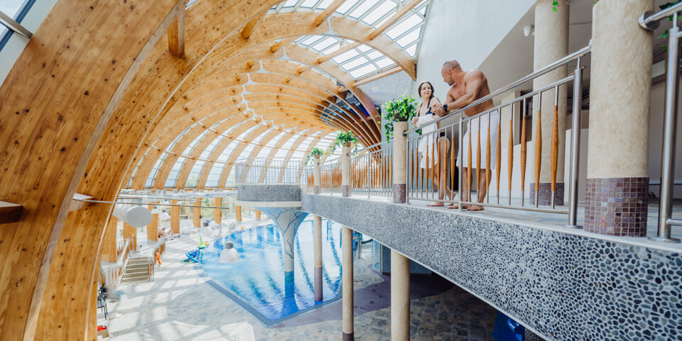 Hotel posiada dużą i nowoczesną przestrzeń basenową i wellness