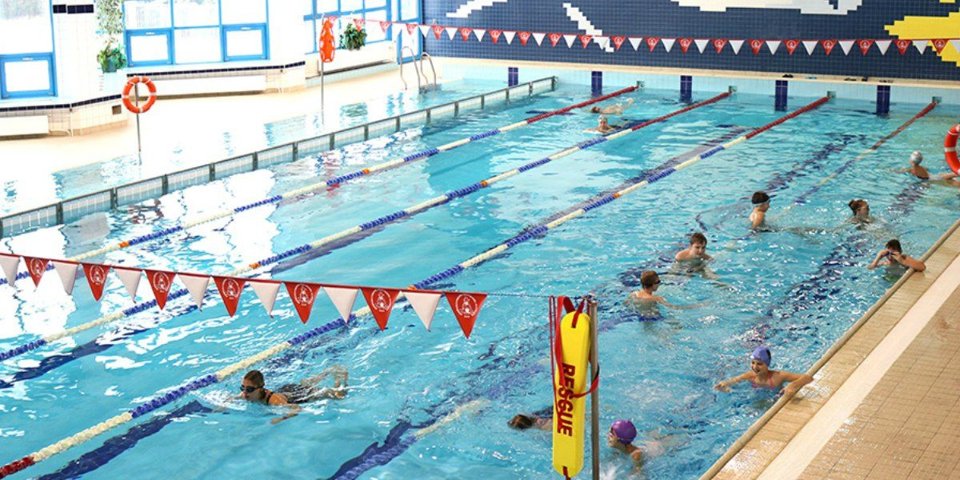 Aktywni Goście Hotelu Sport mogą skorzystać z basenu rekreacyjnego