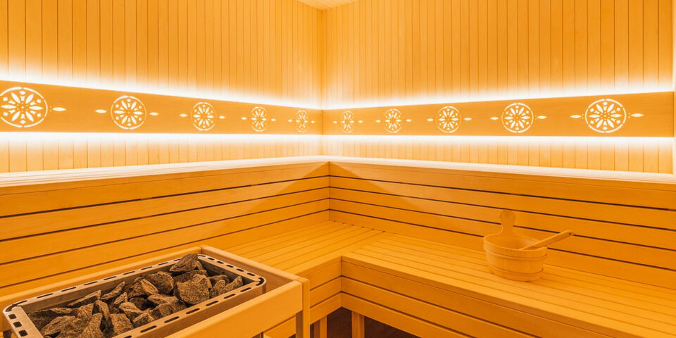 Sądelski Dwór dysponuje m.in. dużą 8-osobową sauną fińską
