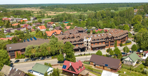 Obiekt jest zlokalizowany u progu Białowieskiego Parku Narodowego