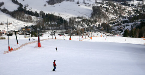 Ośrodek Evita sąsiaduje z nowoczesnym ośrodkiem narciarskim w Krynicy-Słotwinach