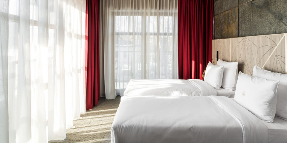 Apartamenty junior suite składają się z części dziennej i sypialnej