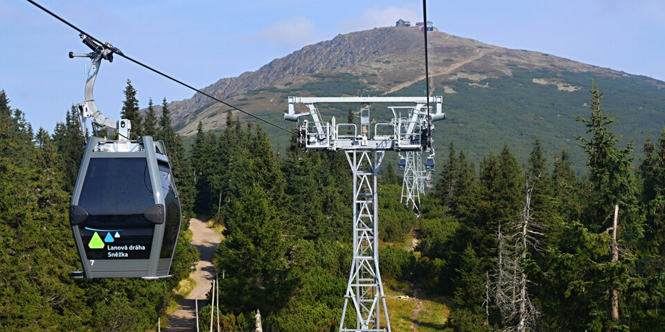 Kolejka na Śnieżkę działa przez cały rok po czeskiej stronie góry