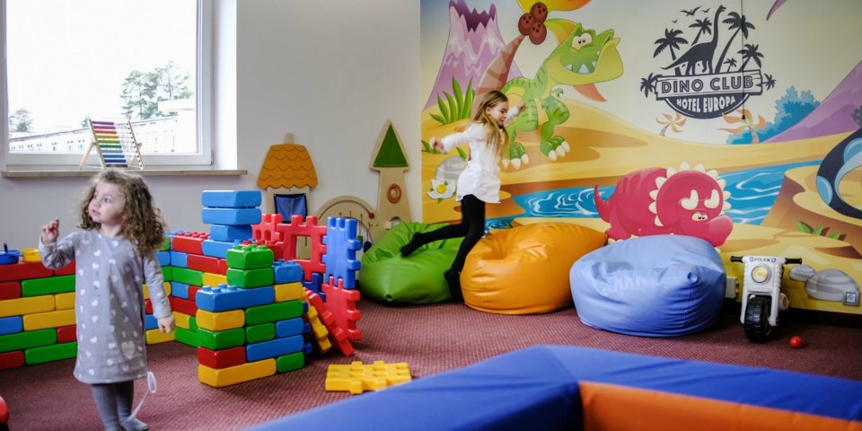 Dla dzieci przygotowano atrakcyjny pokój zabaw