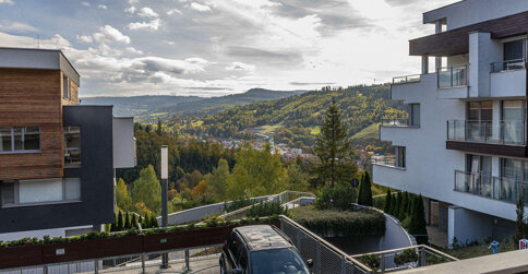 Są zlokalizowane na widokowym wzgórzu w Wiśle, w sąsiedztwie najlepszych hoteli