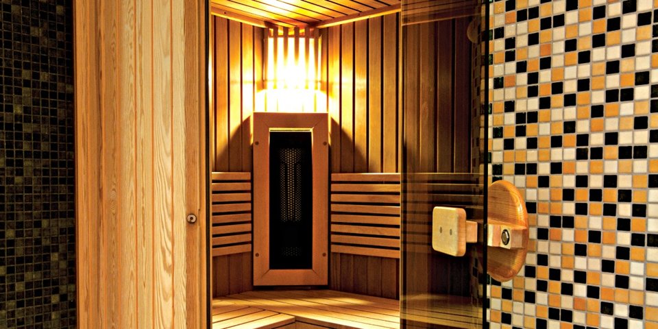 W strefie SPA goście mogą korzystać także z saun: fińskiej, parowej i IR