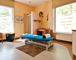 Oferta masaży obejmuje m.in. masaże klasyczne, relaksacyjne, orientalne