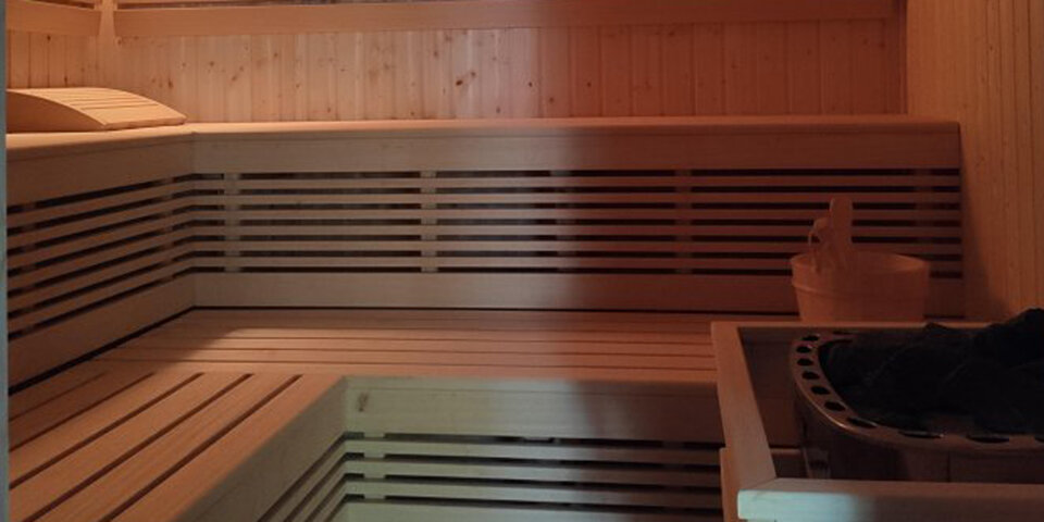 W strefie saun znajduje się sauna sucha, sauna infrared oraz łaźnia parowa