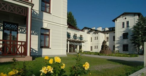 Hotel jest położony w Ciechocinku, w części uzdrowiskowej A