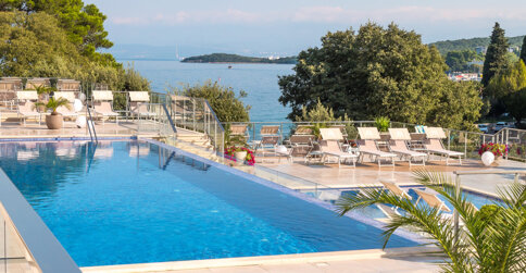 Hotel Malin **** znajduje się przy pięknej plaży na wyspie Krk