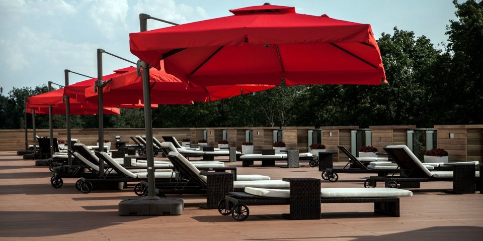 Hotel dysponuje słonecznymi tarasami idealnymi do leniwego wypoczynku