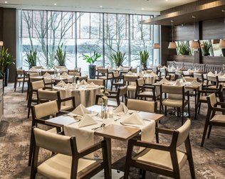 Restauracja Tiffi Brasserie oferuje dania lekkie, zdrowe i wykwintne