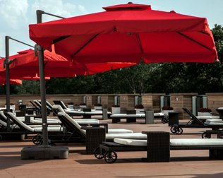 Hotel dysponuje słonecznymi tarasami idealnymi do leniwego wypoczynku