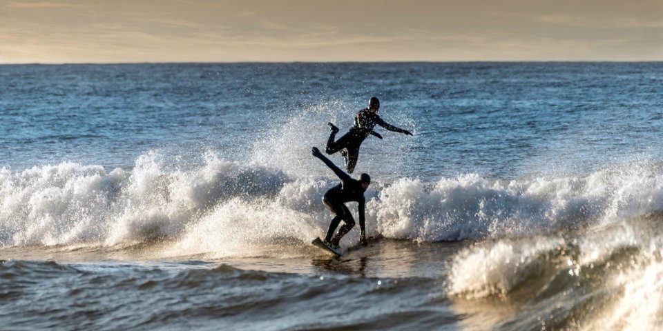 Atrakcje okolicy: nawet na polskim wybrzeżu można surfować