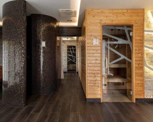 Jest również sauna fińska i łaźnia parowa