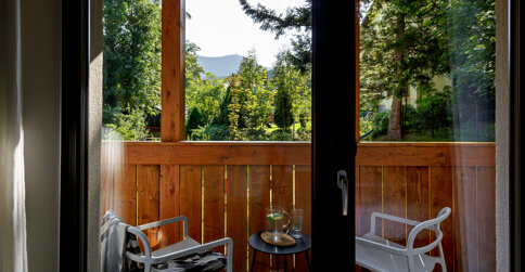 DOM GÓRY LAS - Adults