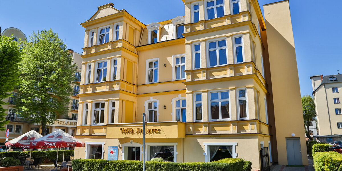 Villa Antares I & II