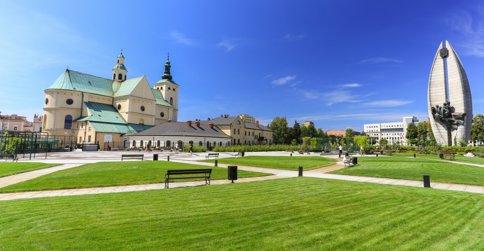 W Rzeszowie jest wiele pięknych zabytków takich jak Ratusz Miejski czy Zamki