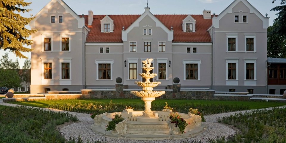 Zielony teren kompleksu daje okazję do obcowania z przyrodą