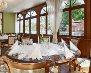 W pałacowej oranżerii także działa restauracja