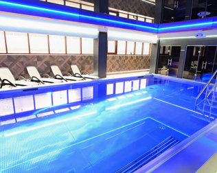 Hotel Rudnik oferuje strefę wellness z basenem