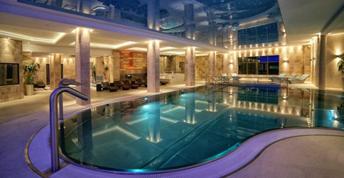 Hotel Białowieski *** dysponuje kompleksem basenowym i SPA
