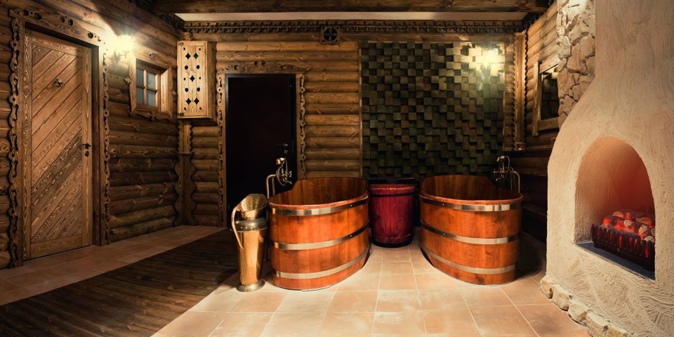 Niewątpliwą atrakcją jest kąpiel piwna w drewnianej bali