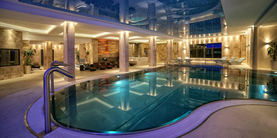 Hotel Białowieski *** dysponuje kompleksem basenowym i SPA