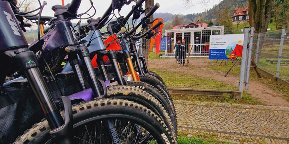 Ośrodek dysponuje własną wypożyczalnią rowerów dla dorosłych i dla dzieci