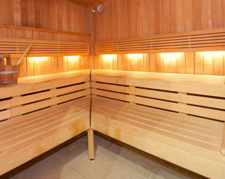 W saunie suchej można zrelaksować się po całym dniu wrażeń