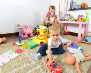 Dzieci mogą spędzić czas w kąciku zabaw