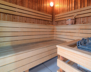 Można również skorzystać z sauny, łaźni oraz sali fitness
