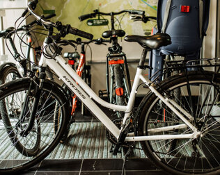 Obiekt udostępnia możliwość wypożyczenia rowerów