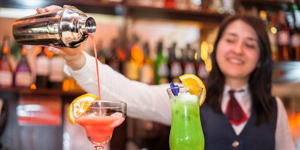 Bar oferuje pyszne drinki i koktajle