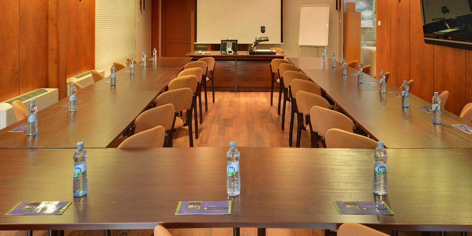 W obiekcie znajdują się sale konferencyjne idealne na szkolenia firmowe