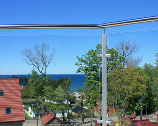Z balkonów roztacza się widok na morze