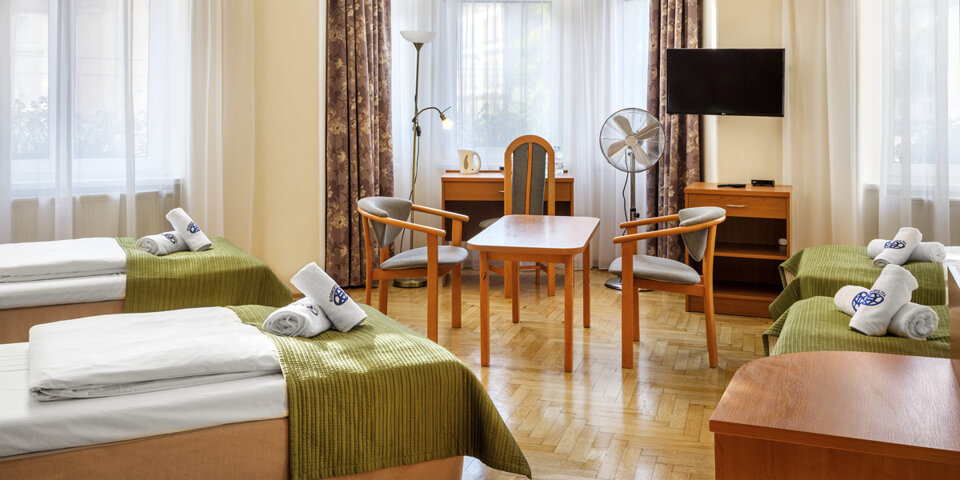4-osobowe pokoje to przestronne wnętrza w centrum Krakowa