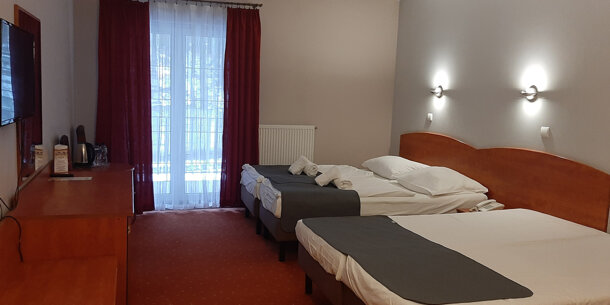 Pokój 2+2 w hotelu Carina***